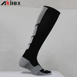 Chaussettes de course à <span class=keywords><strong>compression</strong></span> personnalisées OEM à faible MOQ, chaussettes de football longues noires, chaussettes de soccer personnalisées à faible MOQ - Product Image 3