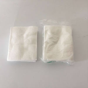 Compresses de Gasa Estériles 6x8cm, 8 Capas, 200 Unidades por Paquete, para Apósitos y Vendajes, Uso Médico, Blancos, Origen Guangdong - Product Image 1