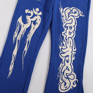 Pantalon long délavé et vieilli de la série Hellman, coupe légèrement évasée et silhouette droite, style rétro et décontracté. - Product Image 5