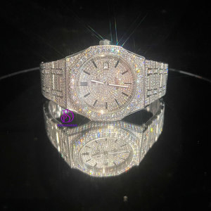 Orologio con Diamanti Moissanite Personalizzato Tempestato di Brillanti Placcato Oro o Argento, Gioiello di Lusso Impermeabile Meccanico da Uomo - Product Image 1