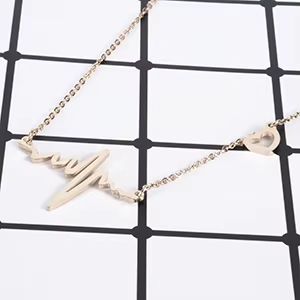 Collier en acier inoxydable plaqué or rose avec pendentif cœur battant pour couples, chaîne serpent, idéal pour un anniversaire - Product Image 4