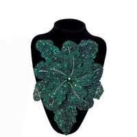 Applique de fleur perlée 3D fait à la main en dentelle à paillettes brodée de strass à coudre pour vêtements DIY robe robe tissu à coudre