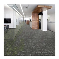 Dalles de moquette commerciales modulaires Kaili de luxe, design moderne, à poils moyens et bouclés, mur à mur, pour bureaux et espaces de prière, forme carrée, résistantes aux taches