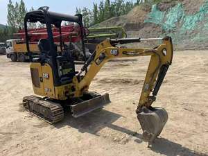 รถขุดขนาดเล็ก Caterpillar 301.7 มือสอง ชั่วโมงการทำงานต่ำ สายพานยาง 1.7 ตัน เกียร์ PLC ปั๊มไฮดรอลิก ผลิตในญี่ปุ่น ขาย - Product Image 3