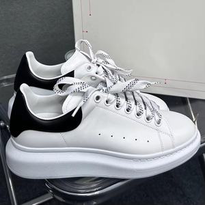 <span class=keywords><strong>Sneakers</strong></span> Oversize di Lusso di Alta Qualità MccQqneeus per Uomo e <span class=keywords><strong>Donna</strong></span>, Scarpe Casual <span class=keywords><strong>in</strong></span> <span class=keywords><strong>Pelle</strong></span> con Suola Ammortizzata e Stile Elegante - Product Image 2