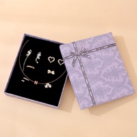 Boîte à bijoux rectangulaire en carton haut de gamme personnalisée, doublure en éponge, structure rigide pour collier, bracelet, bague, emballage cadeau