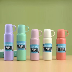 Juego de regalo de negocios personalizado botella de agua frasco de acero inoxidable 550ml frascos de vacío y termos con 2 tazas - Product Image 2