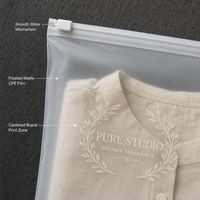 Sacs d'emballage pour vêtements en CPE recyclé certifié GRS, avec fermeture éclair, logo personnalisé, finition givrée, refermables, pour une marque durable
