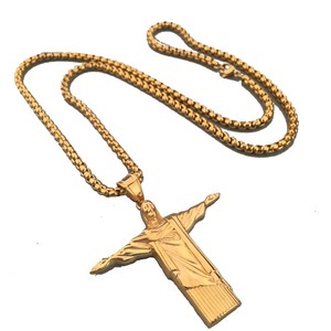 Collar Religioso Chapado en Oro de 18K con la Estatua de Cristo Redentor del Río Cristo Redentor de Brasil, Joyería Brasileña - Product Image 2