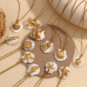 Collana con Ciondolo a Conchiglia in Acciaio Inossidabile Placcato <span class=keywords><strong>Oro</strong></span> 18K, Gioielli Costieri Unici e di Tendenza, Collezione Oceanica, Vendita all'Ingrosso - Product Image 3