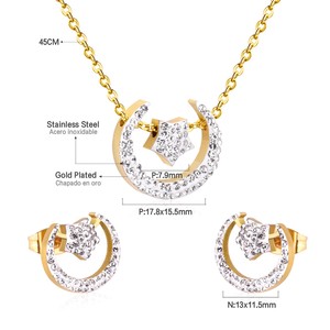 Set <span class=keywords><strong>di</strong></span> Gioielli in Acciaio Inossidabile Placcato Oro 18K, <span class=keywords><strong>Collana</strong></span> e Orecchini da Donna con Motivo a Margherita e Forme Geometriche - Product Image 6
