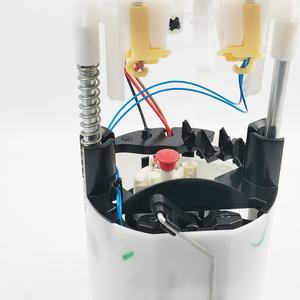 Assemblage de pompe à carburant haute <span class=keywords><strong>Performance</strong></span> 16117197076 pour <span class=keywords><strong>BMW</strong></span> E90 E88 E82 E87 pour VDO 335i 320i <span class=keywords><strong>130i</strong></span> 323i - Product Image 1