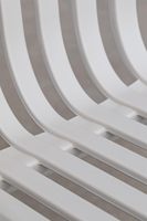 Tables de cour extérieures Chaises à dossier confortables Tabourets en plastique élégants pour balcon et salon