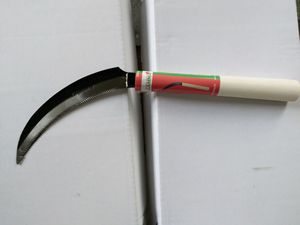 Steel Blade Grass and Garden <strong>Sickle</strong> with Wooden Handle for Farm Use - Product Image 3