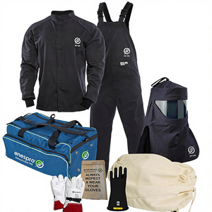Enespro ArcGuard 4 Kit de protection contre les arcs électriques 40 Cal, Blouse courte <span class=keywords><strong>FR</strong></span>, Salopette, Capuche standard, Lunettes de sécurité, Fabriqué en Chine - Product Image 1