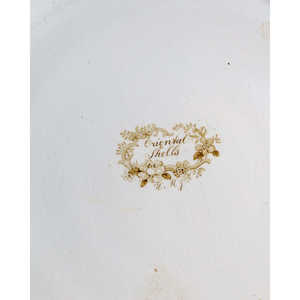 Plateau rond moderne de luxe Gabriella P. avec décoration de bateau gris, plaque en céramique personnalisable pour hôtels, motif ovale poli - Product Image 1