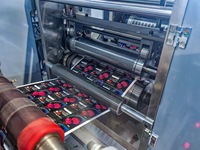 Nouvelle machine d'impression flexographique à découpe de papier, d'étiquettes et de stickers, entièrement automatique, haute précision, 320 mm, contrôle PLC, couleurs, séchage UV
