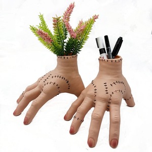 Soporte para bolígrafos y macetas con diseño de mano cosida de terror, estilo <span class=keywords><strong>Wednesday</strong></span> <span class=keywords><strong>Thing</strong></span>, gótico, para Halloween, decoración y almacenamiento de escritorio - Product Image 2