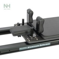 Mesin Pilates Reformer Aluminium Hitam, Tempat Tidur Yoga Geser yang Dapat Disesuaikan dengan Jump Board & Box untuk Kekuatan Inti