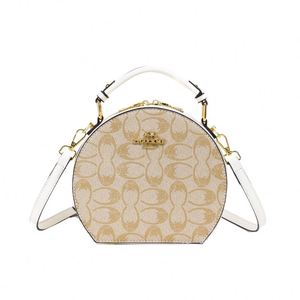 Bolso Mensajero de Lujo para Mujer en Estilo Vintage, Hecho de Material PU y Equipado con Cierre de Cremallera. - Product Image 2