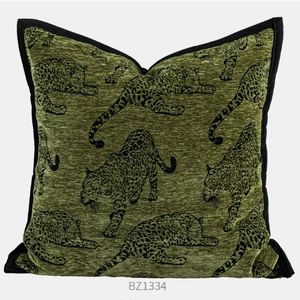 2025 salon canapé décoratif housse de coussin lumière luxe rétro vert série jeter taie d'oreiller Style français du milieu du siècle - Product Image 5