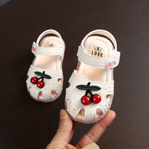 Chaussures pour tout-petits en gros, sandales souples pour bébés filles de 1 an, motif cerise princesse - Product Image 2