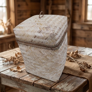 Meilleur prix - Coffre de rangement en bambou naturel fait main avec couvercle - Panier tissé rustique pour garde-manger, salon et bureau - Product Image 1