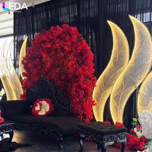 Arco Metálico LEDA de Lujo para Bodas y Eventos, Decoración con Algas Marinas, Combinación de Hierro Dorado y Arte LED - Product Image 4