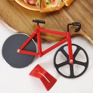 Rouleau à pâte antiadhésif en acier inoxydable en forme de vélo, écologique, compatible lave-vaisselle, pour découper <span class=keywords><strong>la</strong></span> <span class=keywords><strong>pizza</strong></span> – Ustensile de cuisine - Product Image 3