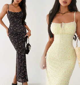 El vestido Hot Girl <span class=keywords><strong>es</strong></span> adelgazante, sexy y <span class=keywords><strong>elegante</strong></span>. <span class=keywords><strong>Es</strong></span> un vestido floral de cintura ceñida para mujer - Product Image 1