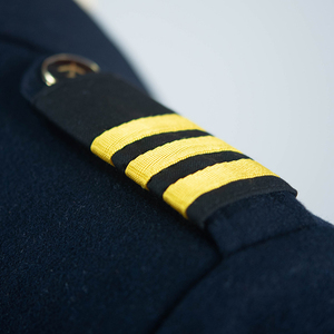 Uniforme d'hôtesse de l'air avec col antibruit en coton et polyester, optimisé pour la communication en vol, toutes saisons - Product Image 6