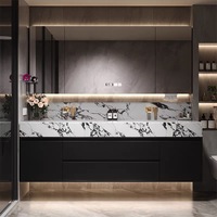Meuble-lavabo de salle de bain de luxe en panneaux de bois, avec dessus en marbre, en MDF et contreplaqué, avec lavabo et miroir