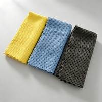 Serviette de nettoyage et de détaillage en microfibre gaufrée sans bords pour atelier et machines
