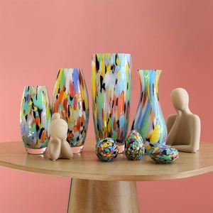 Piccolo Vaso in <span class=keywords><strong>Vetro</strong></span> <span class=keywords><strong>Colorato</strong></span> con Effetto Coriandoli, <span class=keywords><strong>Vetro</strong></span> Artistico Soffiato a Mano Stile Murano per Fiori, Decorazione d'Interni e <span class=keywords><strong>Centrotavola</strong></span> - Product Image 6