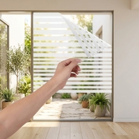 K-KOOL Vinyl-Fensterfolie mit vertikalen Streifen, Sichtschutz, Anti-UV-IR-Schutz, selbstklebende, mattierte Folie, statische Dekorfolie
