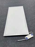 Carré 600X600 1200X600 1200X300 Panneau lumineux LED rétro-éclairé monté sur une surface plane