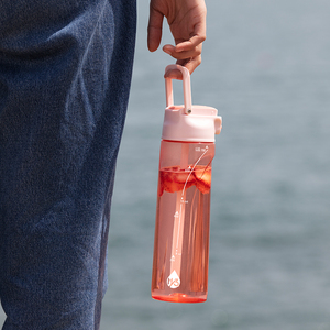 Bouteille d'eau sport en plastique Tritan personnalisée avec logo du fabricant, avec paille et couvercle anti-éclaboussures <span class=keywords><strong>pour</strong></span> adultes - Product Image 6