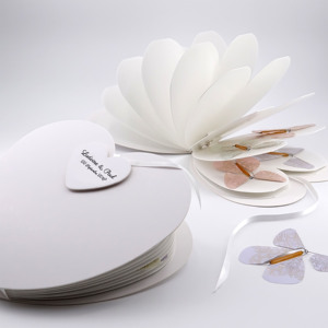 Logo personalizzato a forma di libro della farfalla volante magica a forma di cuore nel libro a forma di farfalla magica a forma di cuore - Product Image 2