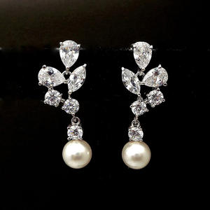 Elegantes Pendientes de Perlas Blancas en Oro Blanco, Plata 925 con Baño de Rodio, Joyería Clásica de Boda para Mujer - Product Image 6