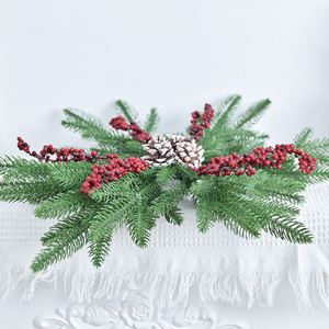 Guirnalda Navideña Moderna Hecha a Mano con Copos de Nieve de Plástico, Decoración para Colgar en la Puerta, con Bayas Rojas Artificiales y Piñas, para Ventana - Product Image 4