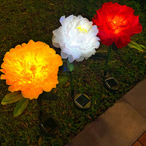 Lampe solaire LED en forme de pivoine pour extérieur, éclairage décoratif de jardin, lumière de pelouse à 3 têtes, à insérer dans le sol - Product Image 3
