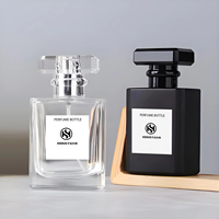 Bouteille de Parfum en Verre Carrée Plate de 50 ml, Vide et Rechargeable, avec Bouchon Noir Mat à Vis, Pompe Vaporisatrice et Sérigraphie