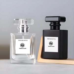 Bouteille de <span class=keywords><strong>Parfum</strong></span> en Verre Carrée Plate de 50 ml, Vide et Rechargeable, avec Bouchon Noir Mat à Vis, Pompe Vaporisatrice et Sérigraphie - Product Image 1