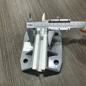 Kunststof contragewicht geleiderschoenen voor vrachtlift met 10 mm railbreedte, nominale snelheid <1,75 m/s - Product Image 4