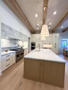 Magnifique îlot <span class=keywords><strong>de</strong></span> cuisine moderne modulaire en bois massif <span class=keywords><strong>de</strong></span> noyer, sur mesure, style classique - Product Image 3