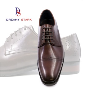 Chaussures pour hommes en cuir véritable de haute qualité, fabriquées à la main en Italie, design classique brun, logo personnalisé, design original. - Product Image 2
