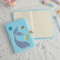 Vente en gros de carnets en queue de poisson pour enfants, dessin animé brodé, jolie fille A5, journal intime en peluche avec serrure, cahiers d'apprentissage