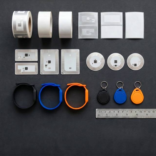 NTAG424 DNA NFC Sticker Inlay RFID Tag Anti-Tearing PET PVC Mini Tag 13.56MHz Frequency