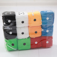 Porte-clés en fourrure pelucheuse en forme de dés 3D, style anime, logo personnalisé, impression numérique, couleur unique, décoration suspendue amusante et douce