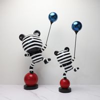 Noir et blanc rayé ballon ours dessin animé ornement moderne Simple ours Sculpture ornement décoration de la maison artisanat